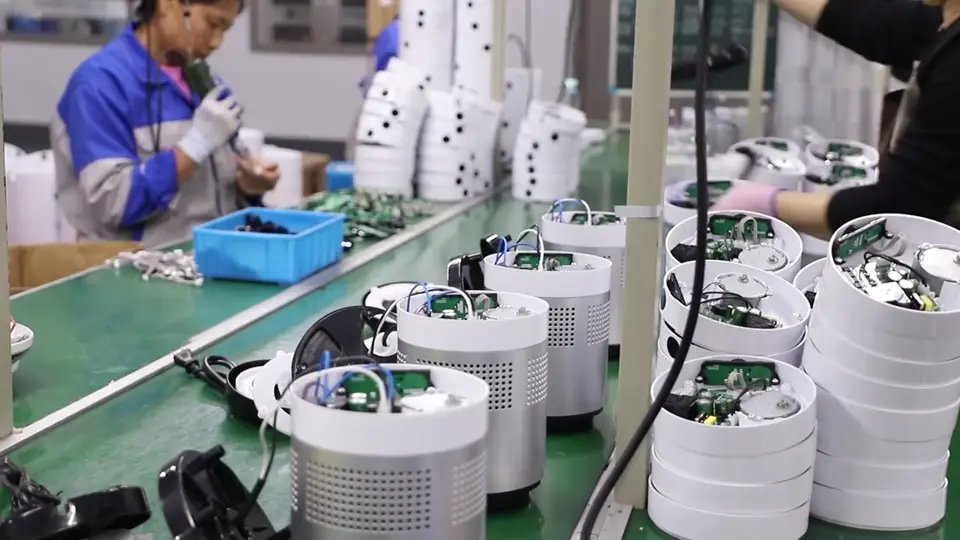 Assembly of bladeless fan components on the production line